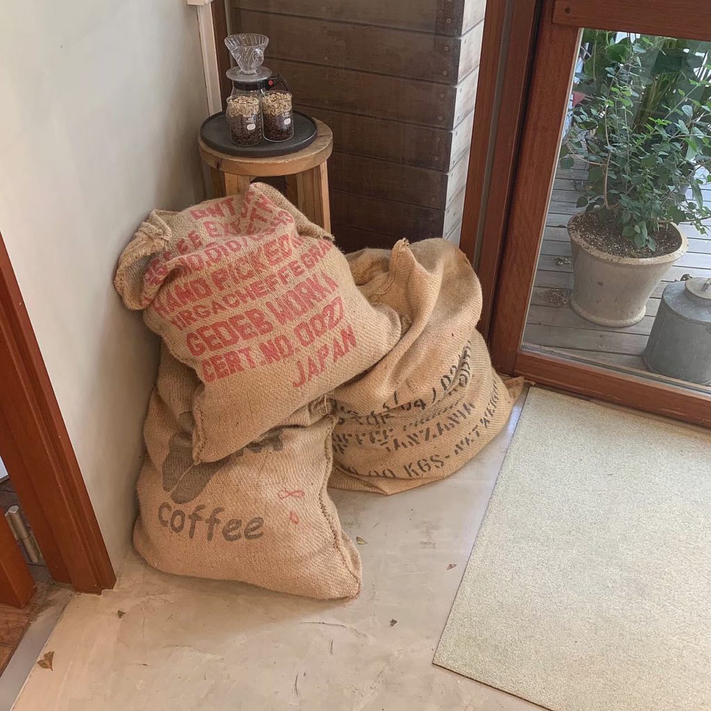 white glass coffee(ホワイトグラスコーヒー)