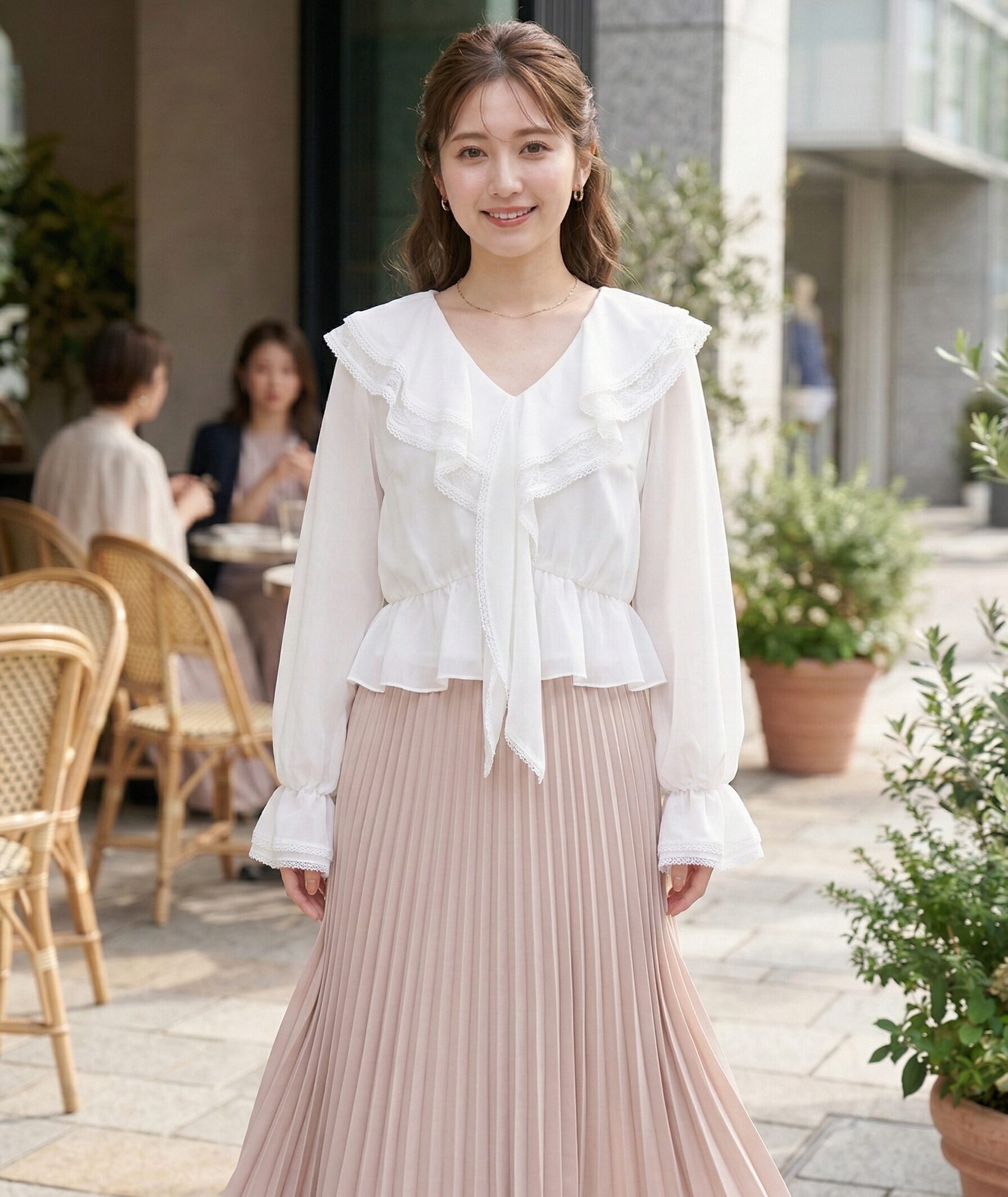 レースブラウス × プリーツスカート